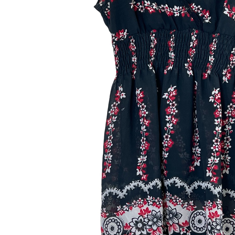 Lia Lee | Floral v-neck short sleeve breezy smocked waist blouse size me… - Picture 3 of 11